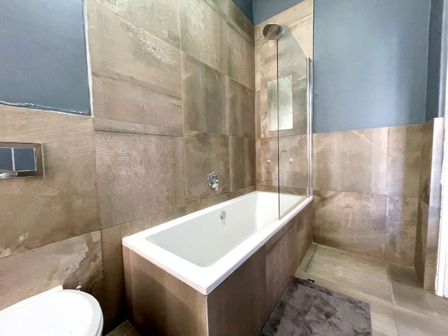 To Let 2 Bedroom Property for Rent in Woodstock Western Cape